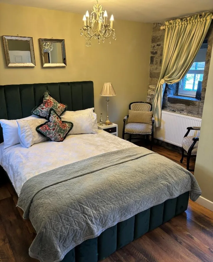 Farrier’s Cottage — Room 1 · View 1