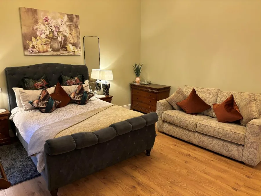 Lisa’s Secret Garden — Room 2 · View 1