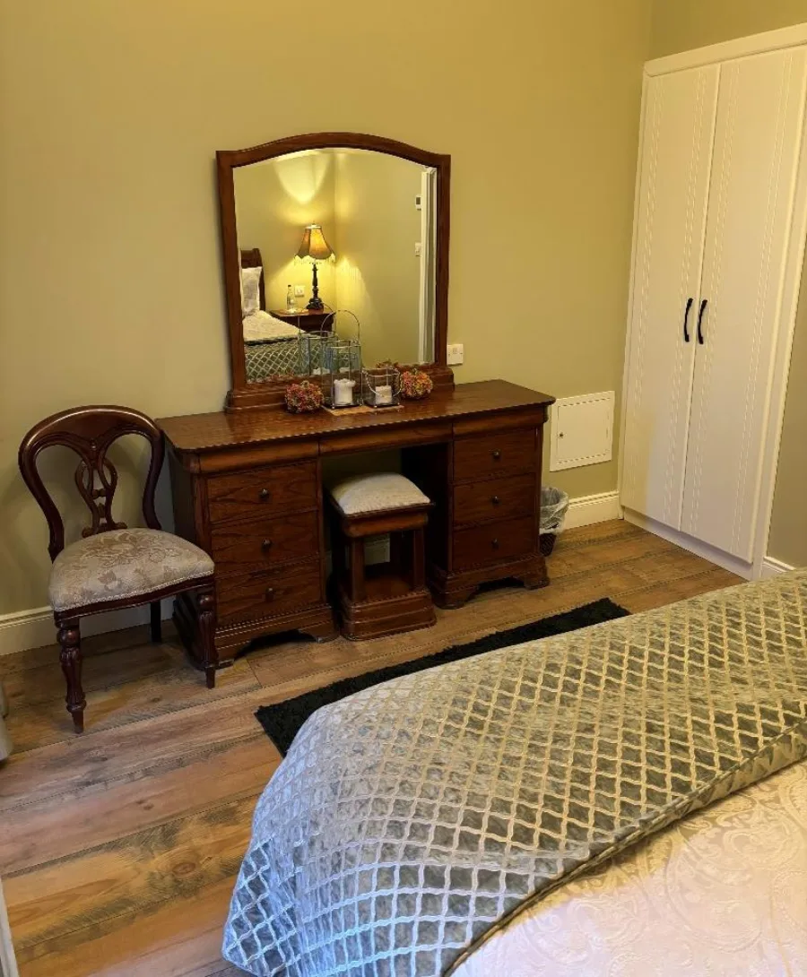 Lisa’s Secret Garden — Room 3 · View 1