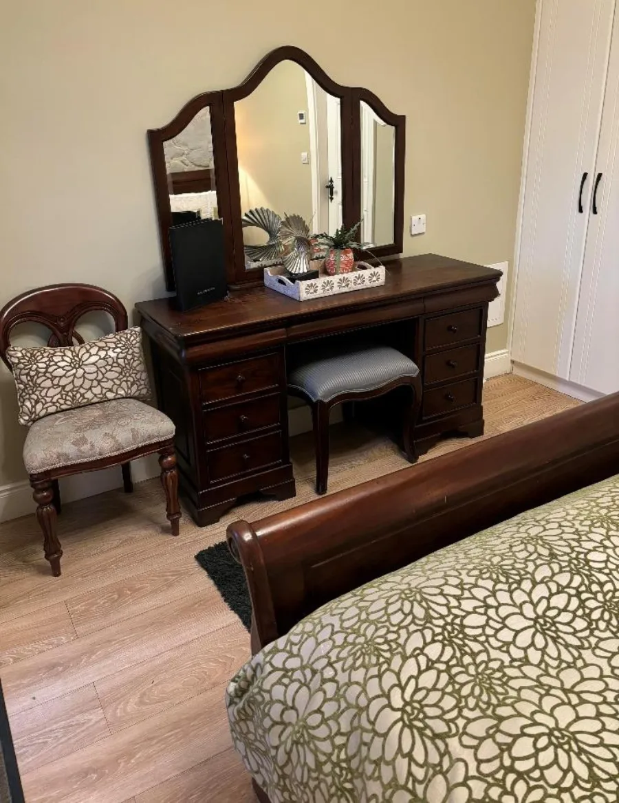 Lisa’s Secret Garden — Room 4 · View 2