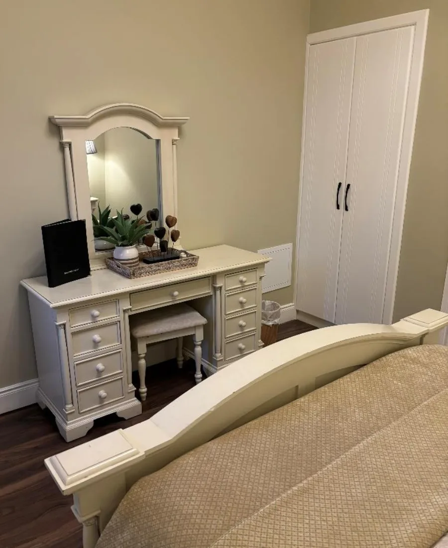 Lisa’s Secret Garden — Room 5 · View 2