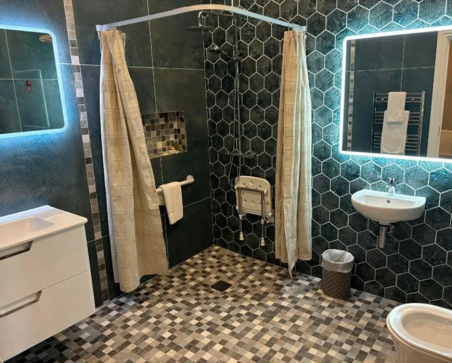 Lisa’s Secret Garden — Room 7 · View 3