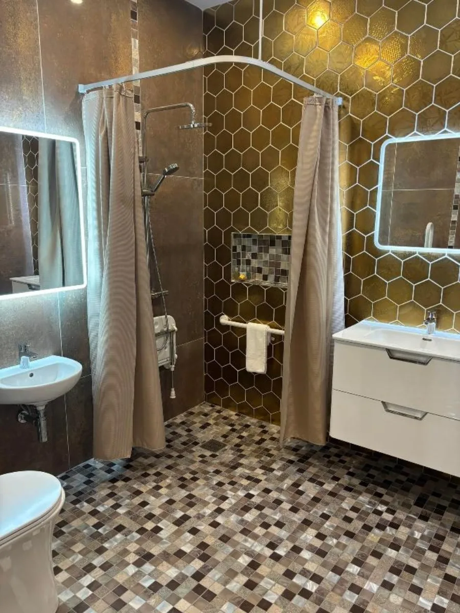Lisa’s Secret Garden — Room 8 · View 3